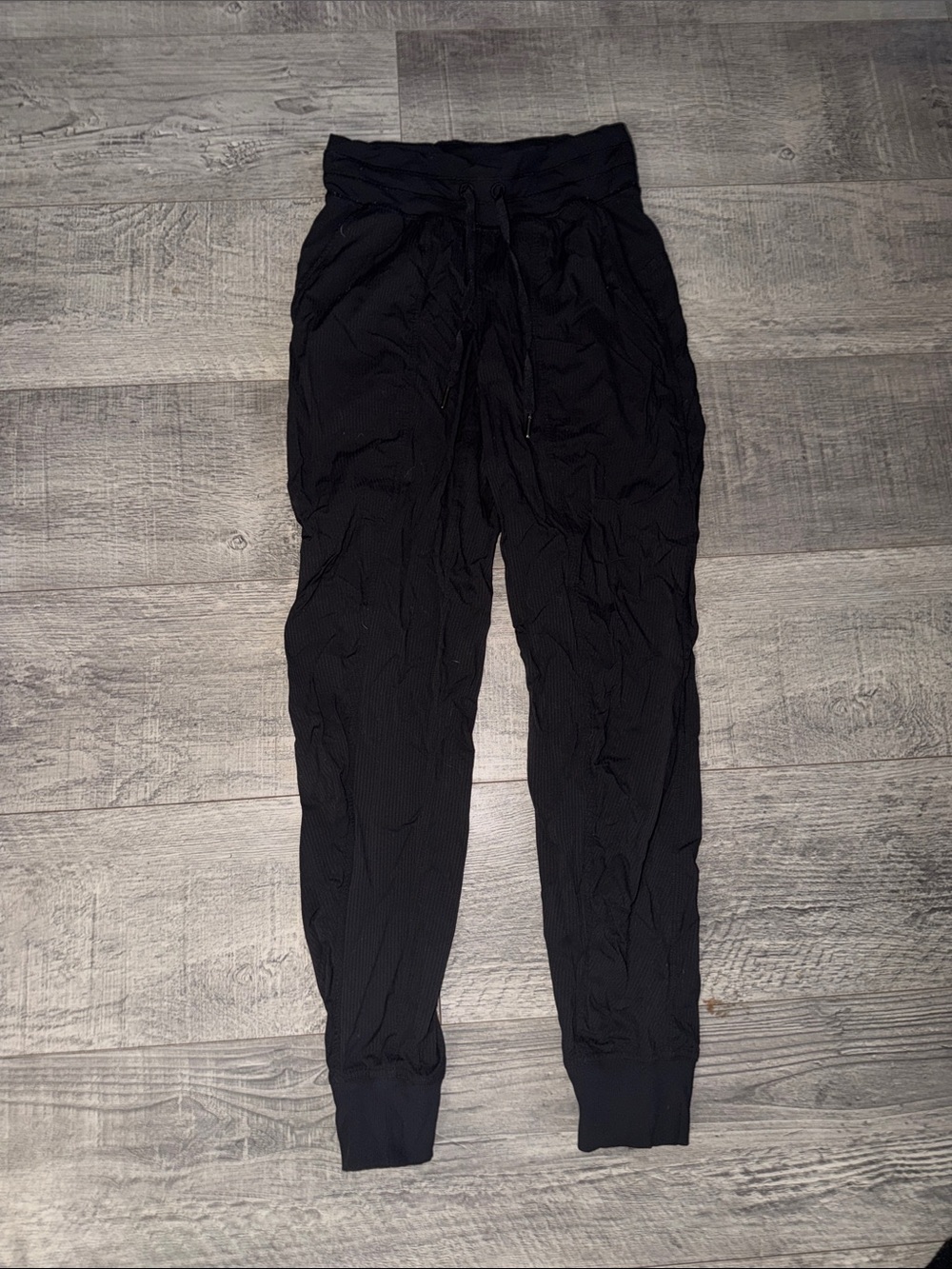 Lululemon Black Lightweight Drawstring Joggers HAS VERY TINY HOLE ON LEG